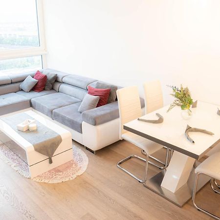 شقة Restify10 - Skyline View - Fitness - Garge - Modern فيينا المظهر الخارجي الصورة